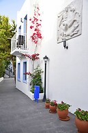 Manuela Hotel