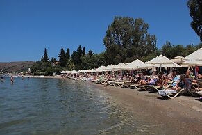 Manuela Hotel