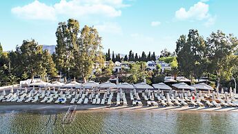 Manuela Hotel