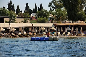 Manuela Hotel