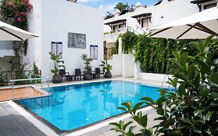 Manuela Hotel