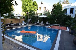 Manuela Hotel