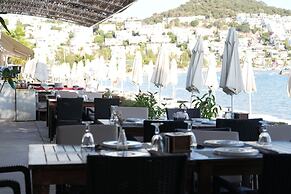 Manuela Hotel