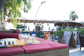 Manuela Hotel