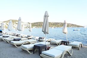 Manuela Hotel