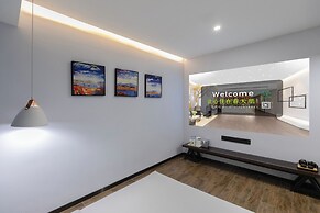 Spring Time Hotel