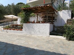 Eye Q Resort