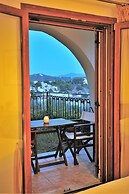 Eye Q Resort