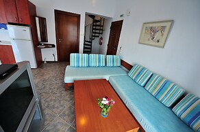 Eye Q Resort