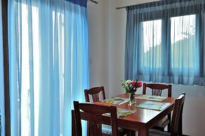 Eye Q Resort