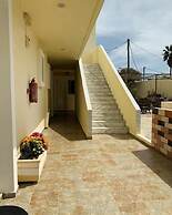 Manine Apartments