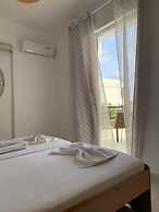 Manine Apartments
