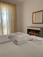 Manine Apartments