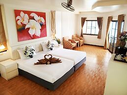 Koh Ngai Cliff Beach Resort