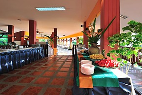 Koh Ngai Cliff Beach Resort