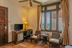 Chu Hotel