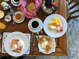 Poas Volcano Lodge
