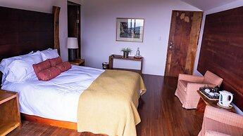 Poas Volcano Lodge