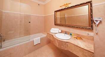 Royal Grand Hotel (Truskavets)