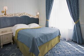 Royal Grand Hotel (Truskavets)