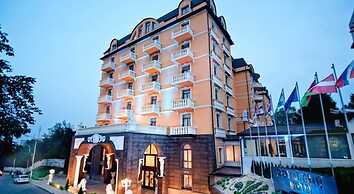 Royal Grand Hotel (Truskavets)