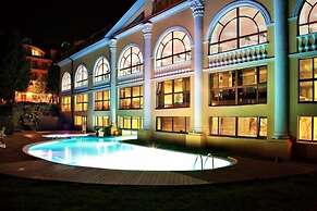Royal Grand Hotel (Truskavets)