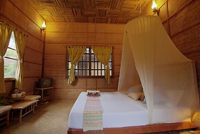 Palm Village Resort & Spa