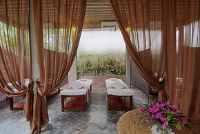 Palm Village Resort & Spa