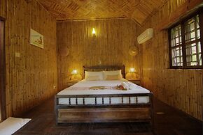 Palm Village Resort & Spa