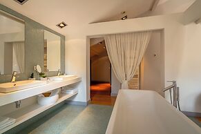 Lafitenia Resort