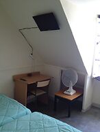 Au Royal Mad Hotel