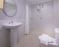 Robin’s Nest Guesthouse & Restaurant