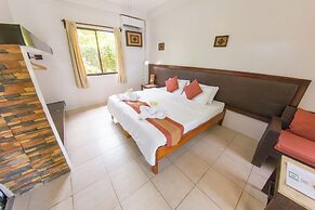 Palms Cove Resort