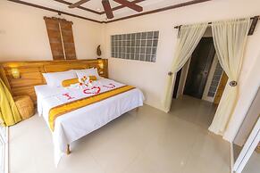 Palms Cove Resort