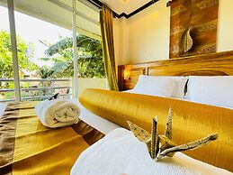 Palms Cove Resort