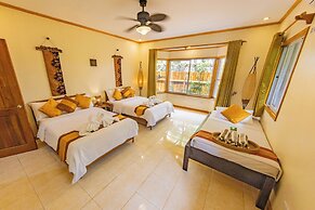 Palms Cove Resort