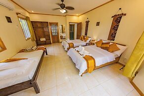 Palms Cove Resort