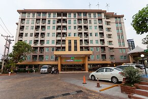 The Airport Greenery Hotel