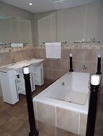 Bains Lodge