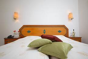 Barbouni Hotel & Studios