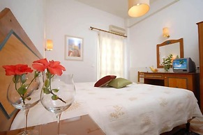 Barbouni Hotel & Studios