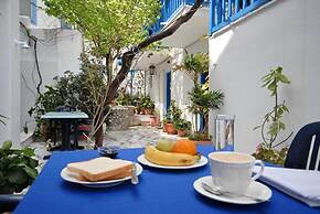 Barbouni Hotel & Studios