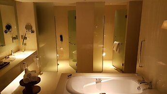 Crowne Plaza Kochi by IHG