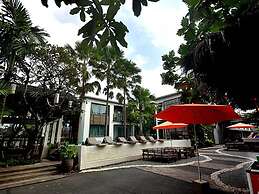Paragon Inn