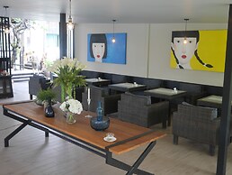 Paragon Inn