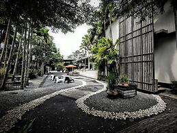 Paragon Inn