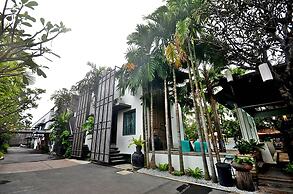 Paragon Inn