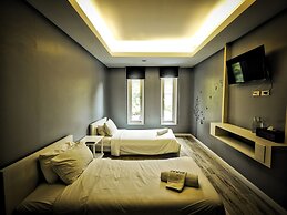 Paragon Inn