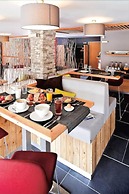 Anova Hotel & Spa
