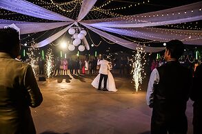 Indismart Woodbourne Resort